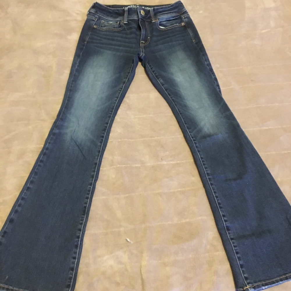 American Eagle size 0 short jeans. Like new.